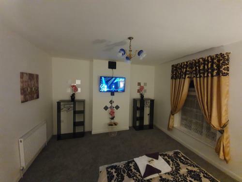 King Bed Premium Luxury Suite + Free Parking + Free Fast Wifi