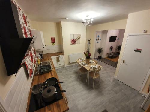 King Bed Premium Luxury Suite + Free Parking + Free Fast Wifi