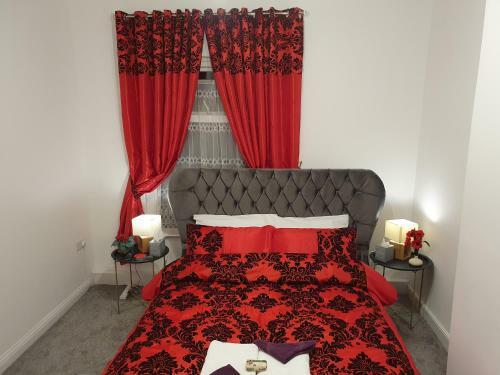 King Bed Premium Luxury Suite + Free Parking + Free Fast Wifi