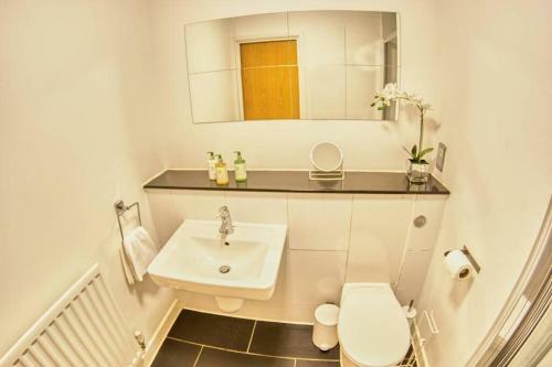 Luxury Two Bed City Apartment -the Hub