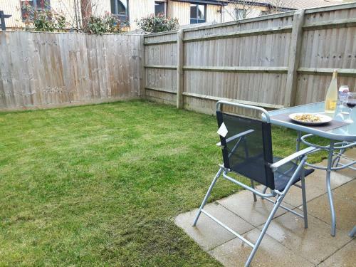 2 Double Rooms Available In 3 Bedroom House