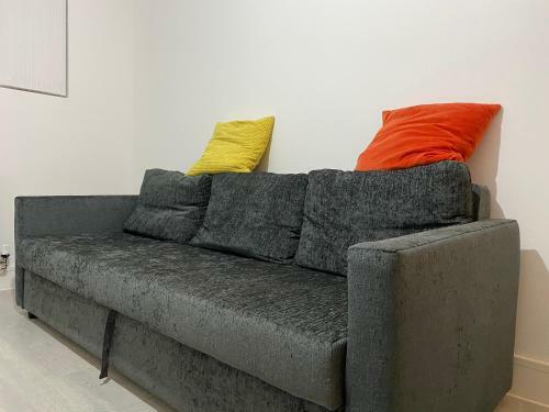 Central Milton Keynes Hub Two Bedroom & Two Bathrooms Serviced Apartment