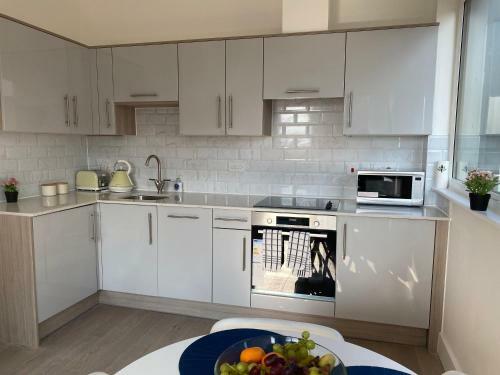 Central Location, Parking, Wi-fi, Modern Apartment