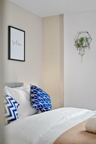 Apartamento Contemporary, Modern, 2-bed Apt, Prime Central Mk