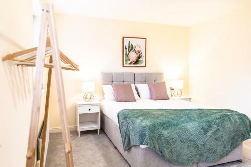 Waterside Lodge By Crew Homes