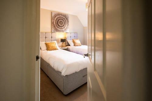 Executive Perivale Apartment By Crew Homes