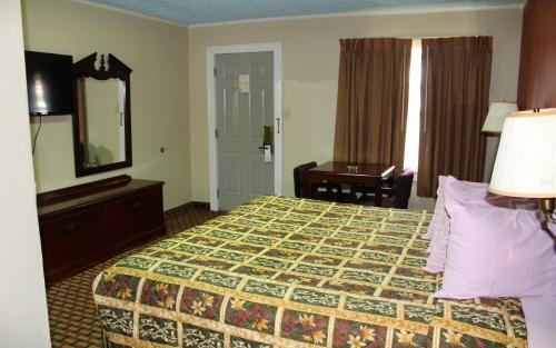 Savannah Motel