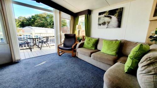 Apple Tree 3-bed Hot Tub Lodge In Northumberland