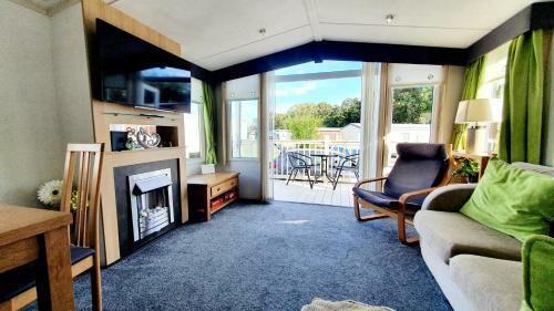Apple Tree 3-bed Hot Tub Lodge In Northumberland