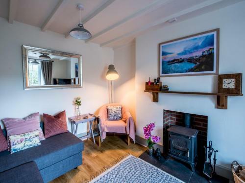 Pass The Keys Bryn Cuddfan - Rural Cottage - Sleeps 4