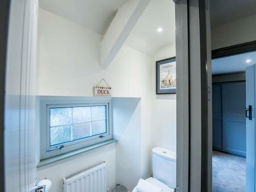 Pass The Keys Bryn Cuddfan - Rural Cottage - Sleeps 4
