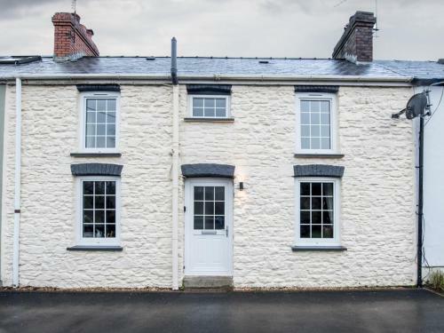 Pass The Keys Bryn Cuddfan - Rural Cottage - Sleeps 4