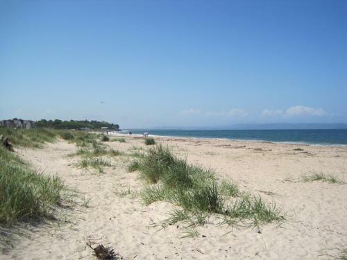 Luxury Riverbank Apartment, Nairn