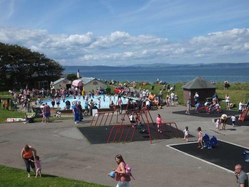 Luxury Riverbank Apartment, Nairn