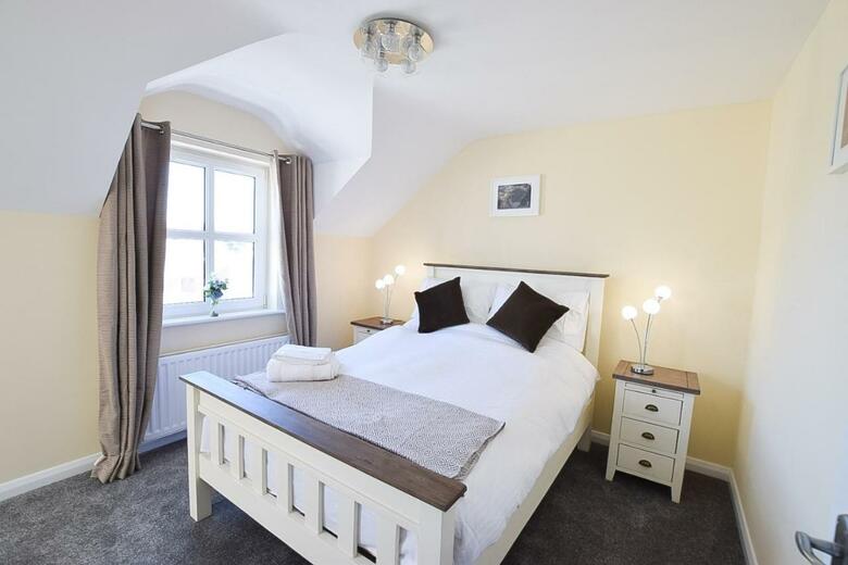 Hillyard Mews