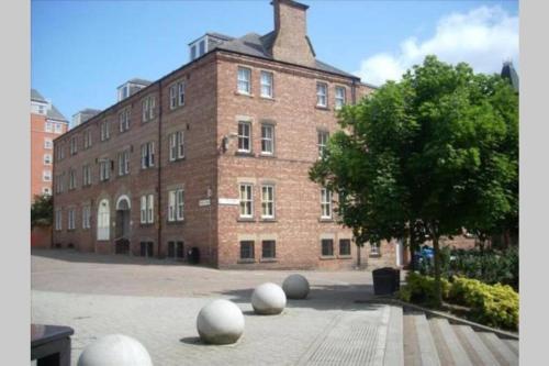 3 Bed City Centre Serviced Apartment - Sleeps 7