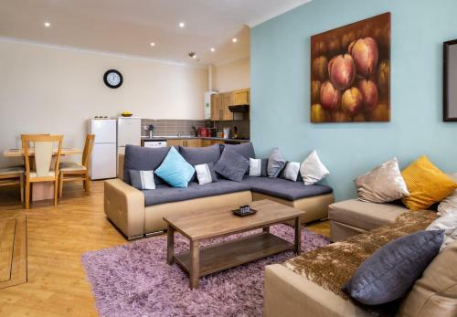Newcastle City Centre Super Spacious Apartment
