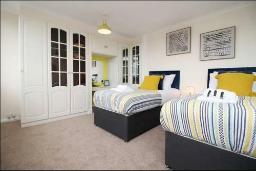 Fully Equipped And Self Check In 2 Bedroom Apartment