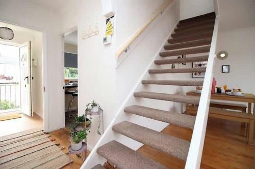 Fully Equipped And Self Check In 2 Bedroom Apartment