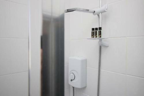 A Functional Studio Apartment Situated Perfectly On Chepstow Road - Flat 4