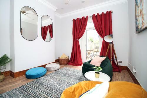 Central House By Mgroupsa