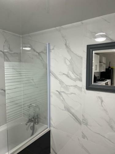 New Modern Private House Central Location