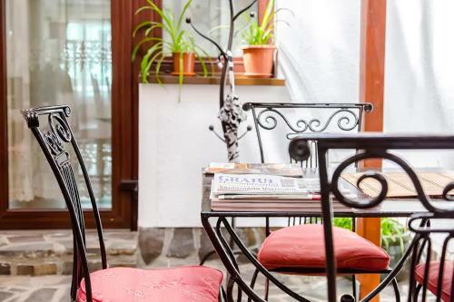 Hostal Pension Floare De Colti