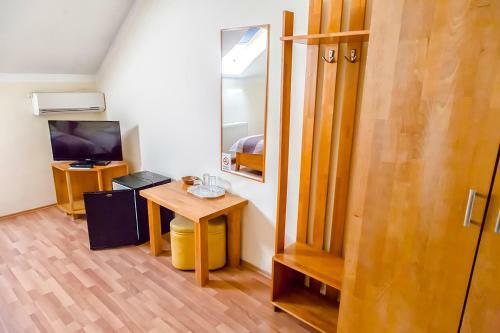 Hostal Pension Floare De Colti