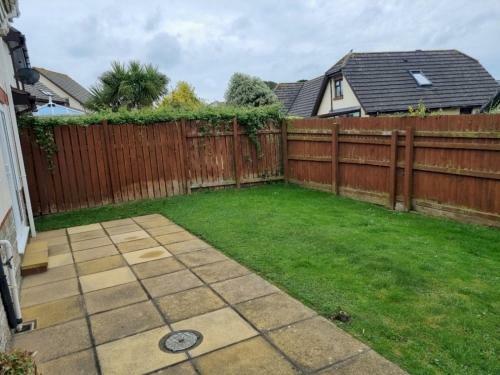 Pass The Keys Quiet 3 Bed House Close To Northam Burrows Beach
