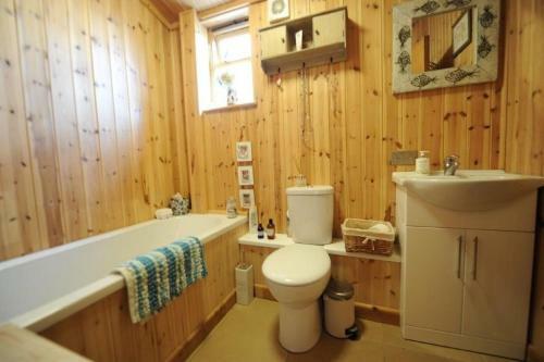 Spacious Rural Retreat, Ideal For Work, Rest Or Play