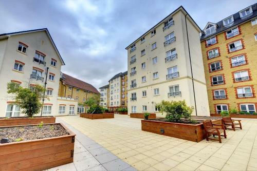 City Centre Apartment With Secure Parking