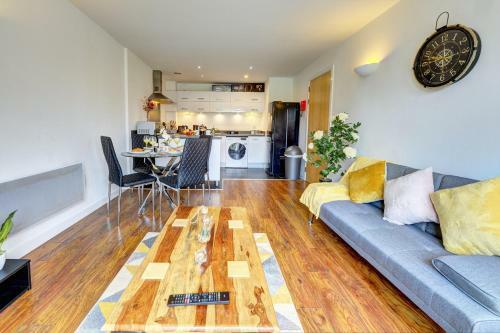 City Centre Apartment With Secure Parking