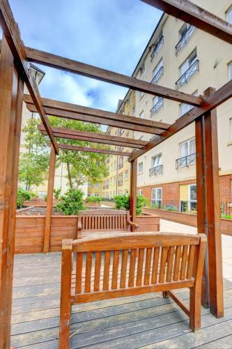 City Centre Apartment With Secure Parking