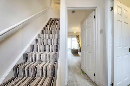 Apartamento Beach Hideaway With Free Private Parking Space