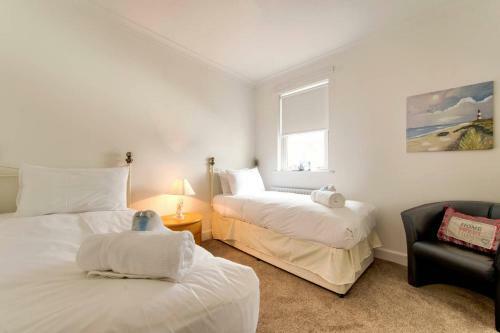 Apartamento Beach Hideaway With Free Private Parking Space