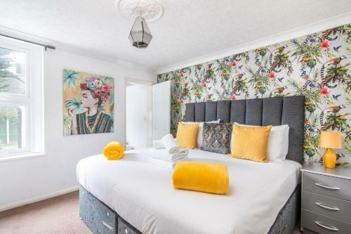 Contractor Terrace, 3 Bedrooms, Parking, Wifi & Smart Tv