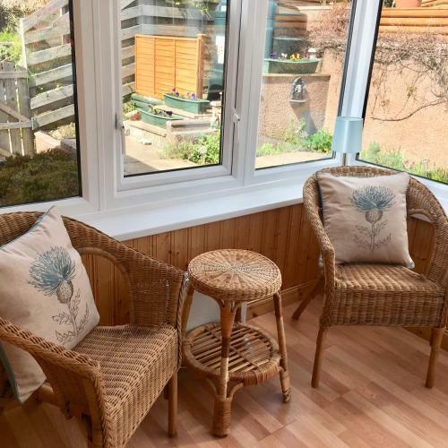 Hostal White Cottage B&B