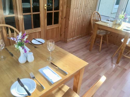 Hostal White Cottage B&B
