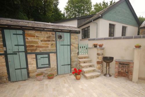Bowgie At Trewerry Cottages - Away From It All, Close To Everywhere