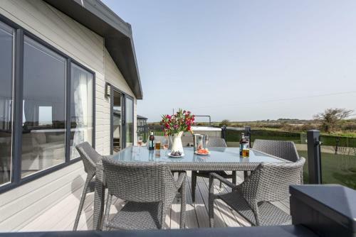 The Retreat, Newperran Heights