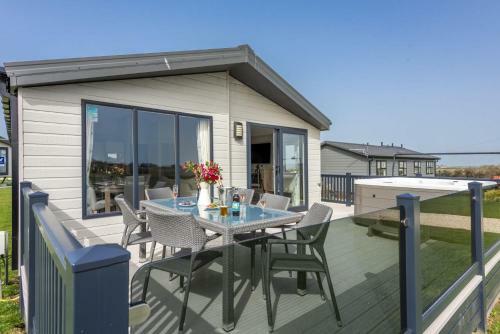 The Retreat, Newperran Heights