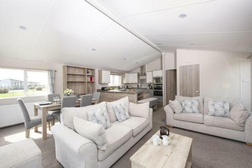 The Retreat, Newperran Heights