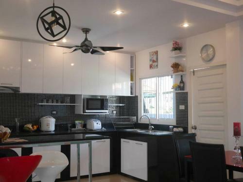 Chalong Pool Villa 3 Beds, 2 Mins To Chalong Pier