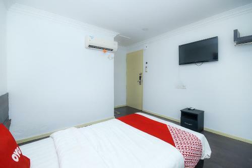 Hotel Oyo 90220 River Inn