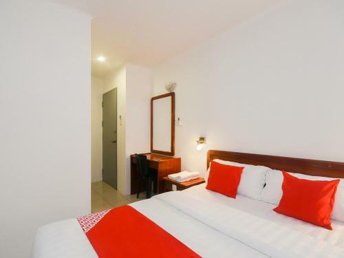Hotel Oyo 989 Ostay Inn