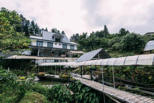 Amazing Grace Lodge