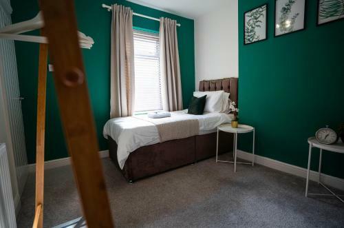 Feel At Home Contractor Digs In Nuneaton