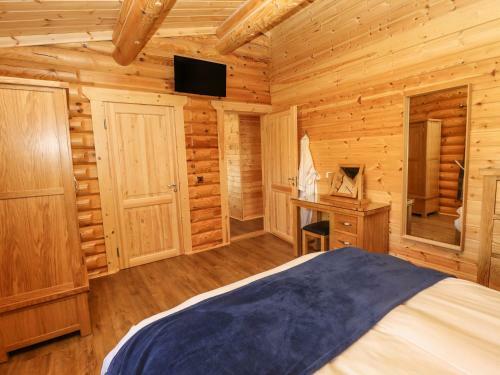 Holly Lodge