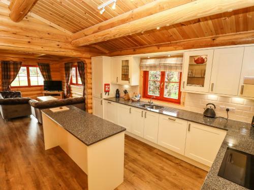 Oak Lodge