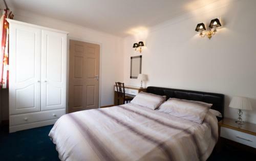 Surlingham Lodge Garden Cottage